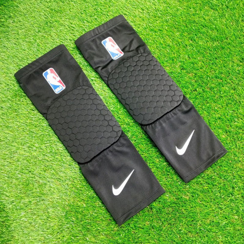 CR-045 RODILLERA DE BALONCESTO NBA NEGRO